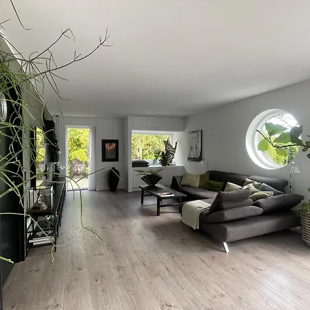 Ruime Architectenvilla Met 2 Badkamers Vakantiehuis